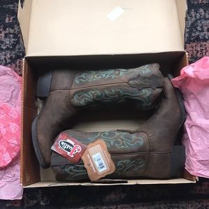 Justin Boots. Women’s Apache Sorrell Square Toe